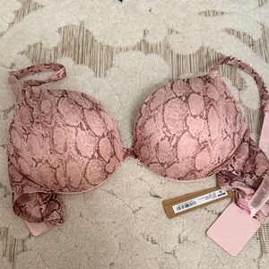 SKIMS Blush Snake Print Bra 34D nwt